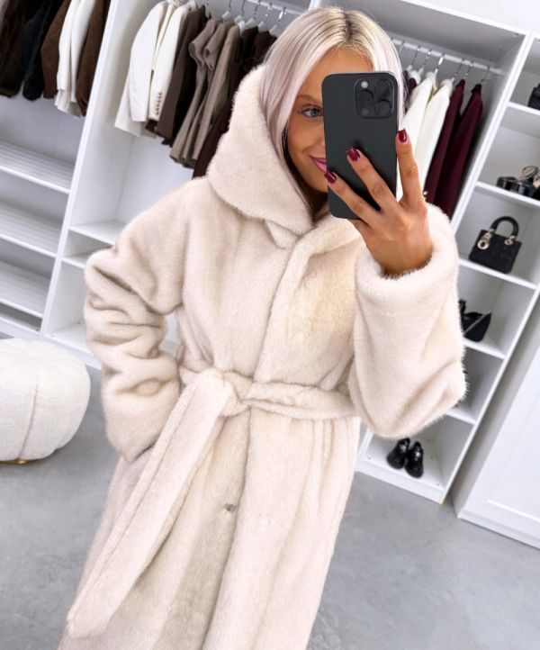Light Beige Luxurious Winter Coat With Hood