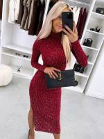 Melns Elastīga Auduma Kleita Ar Mirdzošiem Akmentiņiem Un šķēlumu