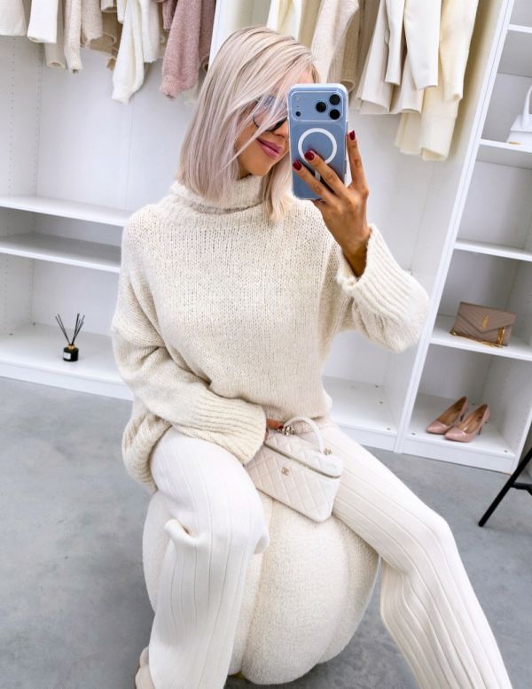 Beige High-neck Knit