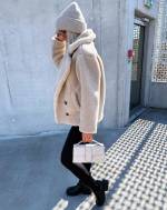 Бежевый Укороченная уютная куртка из плюша