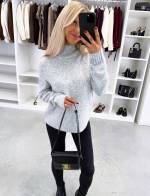 Jasny Beż Miękki Dzianinowy Sweter Z Wysokim Dekoltem