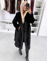 Brūns Grezns Ziemas Mētelis Ar Sasienamu Jostu Priekšpusē