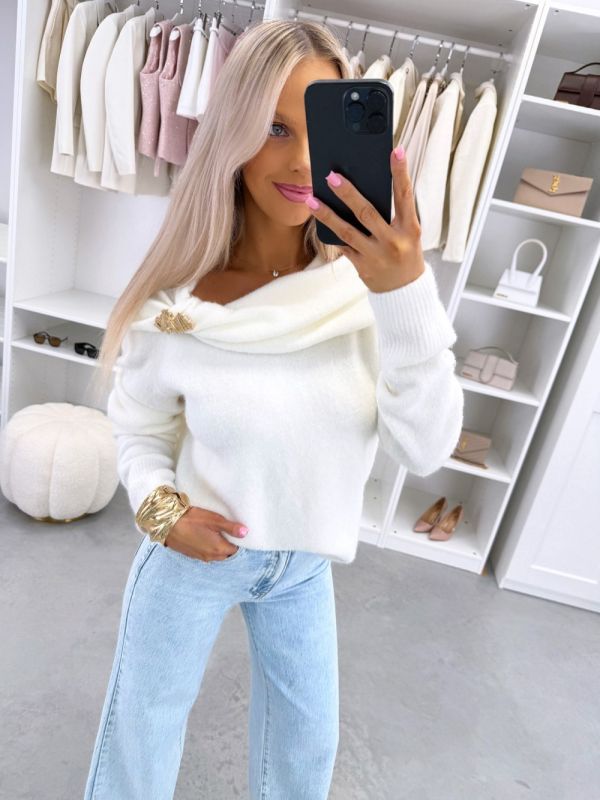 Белое Мягкий свитер с золотистой отделкой