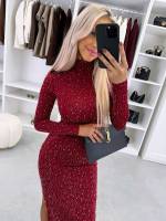 Melns Elastīga Auduma Kleita Ar Mirdzošiem Akmentiņiem Un šķēlumu