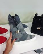 Серый Удобная платформа для тапок