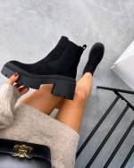 Melns Comfortable Suede Boots