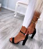 Бежевый Открытые босоножки на блочном каблуке с лентами