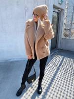 Бежевый Укороченная уютная куртка из плюша