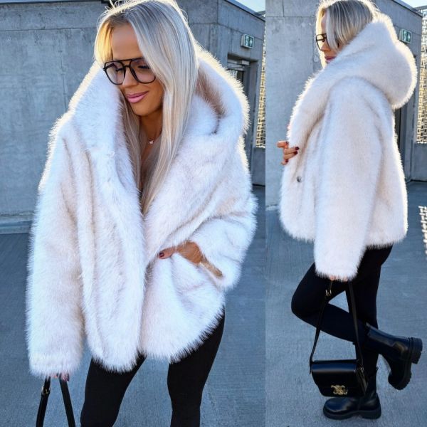 Light Beige Luxurious Faux Fur Coat With Hood