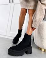 Melns Comfortable Suede Boots