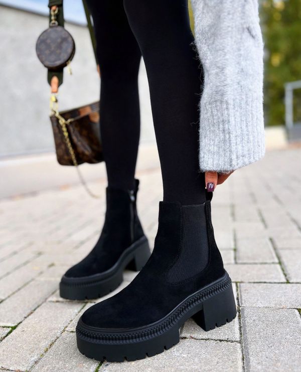 Black Comfortable Suede Boots