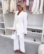 Roosa Kuldse Detailiga Seotav Pintsak