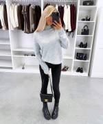 Jasny Beż Miękki Dzianinowy Sweter Z Wysokim Dekoltem