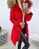 Хаки Зимняя куртка с натуральным мехом и водонепроницаемым материалом.