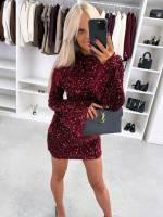 Melns Kleita Ar Maigi Mirdzošām Fliterēm