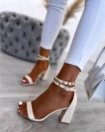 Белое Классические туфли на блочном каблуке с заклепками